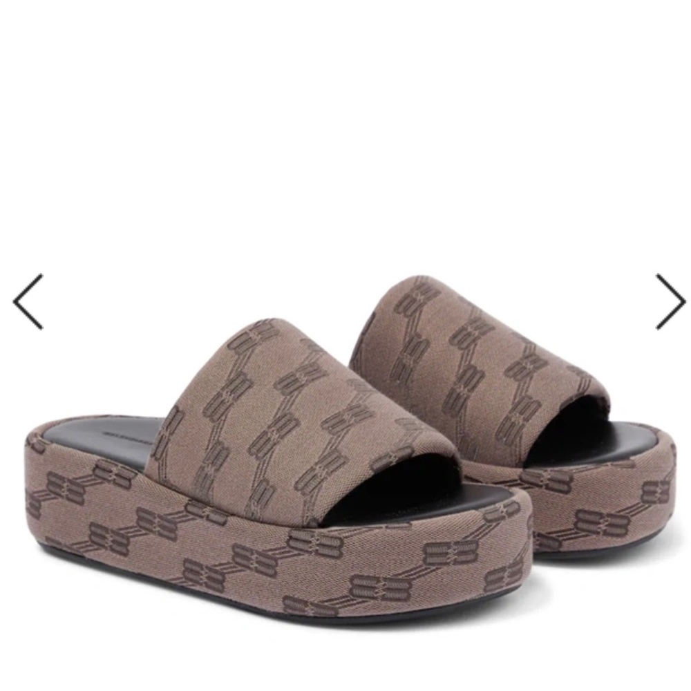 BALENCIAGA BB LOGO-JACQUARD CANVAS FLATFORM SLIDES IN DARK MINK GREY/BROWN